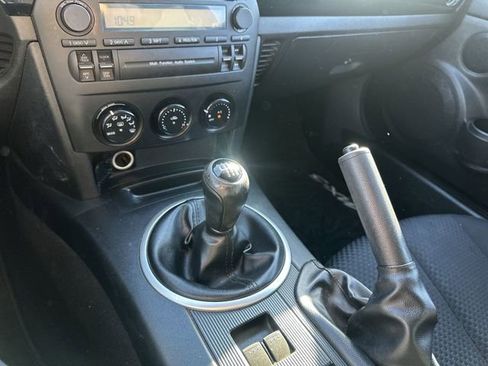 Used 2008 MAZDA MX-5 Miata Touring image 17