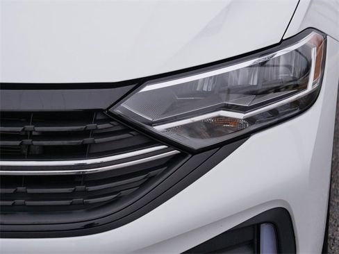 Certified 2024 Volkswagen Jetta Sport image 10