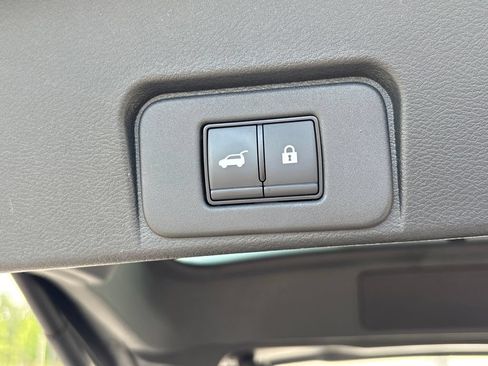 Used 2022 Nissan Rogue Platinum w/ Head-Up Display Package FWD image 35