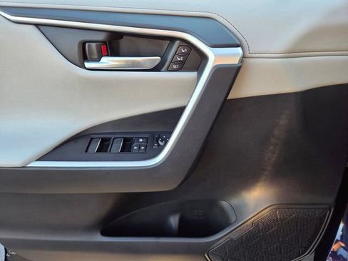 Used 2019 Toyota RAV4 Limited w/ Limited Grade Weather Package AWD/4WD image 17