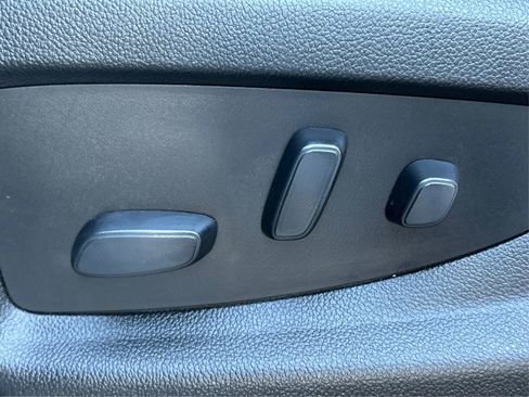 Used 2019 Chevrolet Tahoe LT image 19