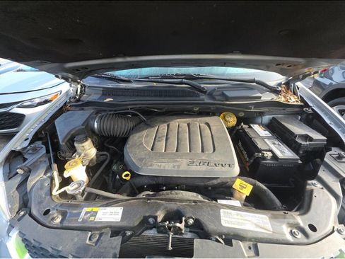 Used 2019 Dodge Grand Caravan SXT w/ Rear Park Assist Package image 17