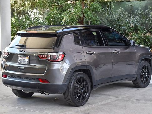 Used 2022 Jeep Compass Altitude w/ Sun and Sound Group image 6