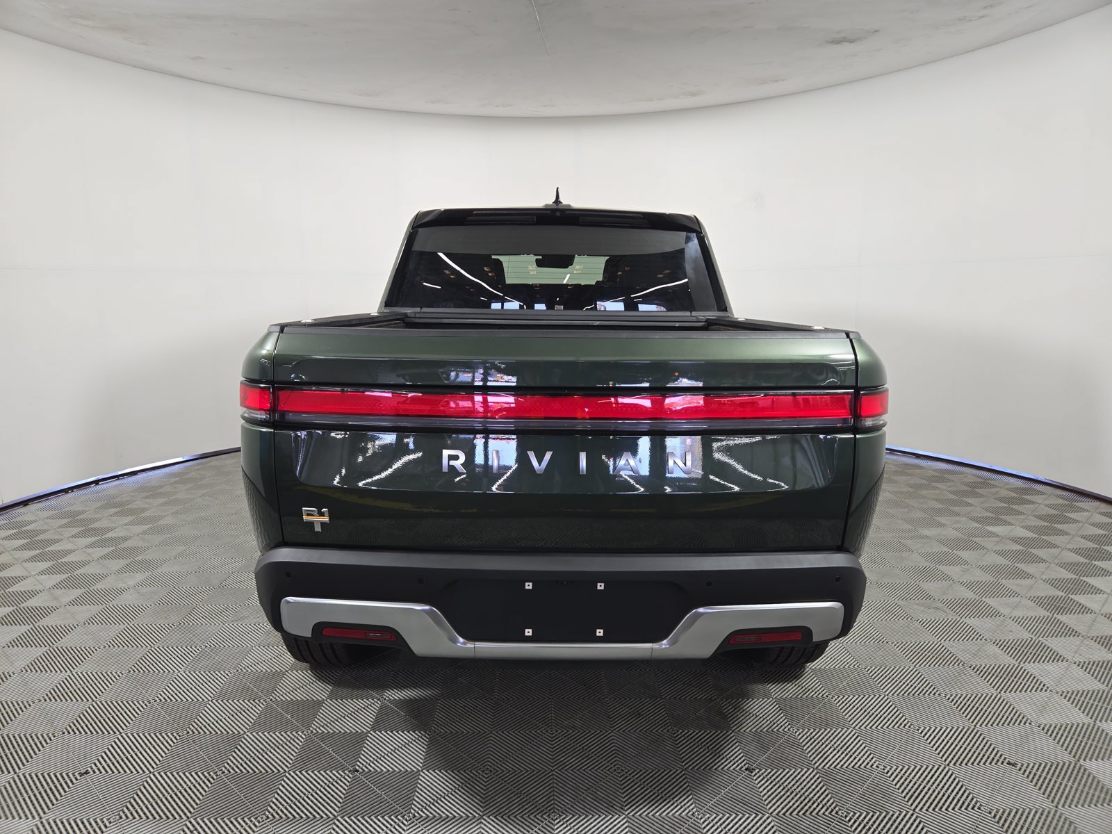 Used 2022 Rivian R1T Adventure AWD/4WD image 4