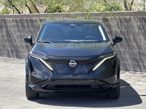 Used 2023 Nissan Ariya FWD image 3