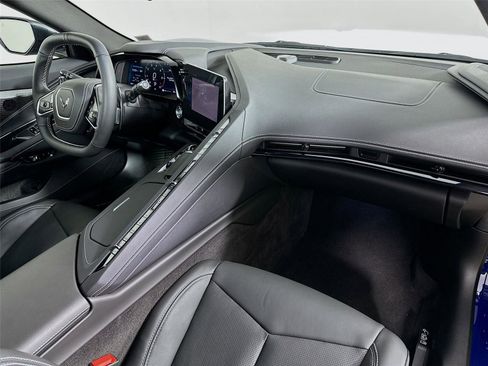 Used 2025 Chevrolet Corvette Stingray Preferred Conv w/ Stealth Interior Trim Package image 27