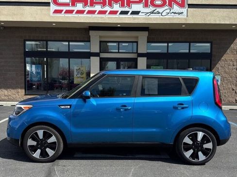 Used 2017 Kia Soul + w/ Designer's Package image 2