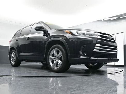 Used 2019 Toyota Highlander Limited image 27