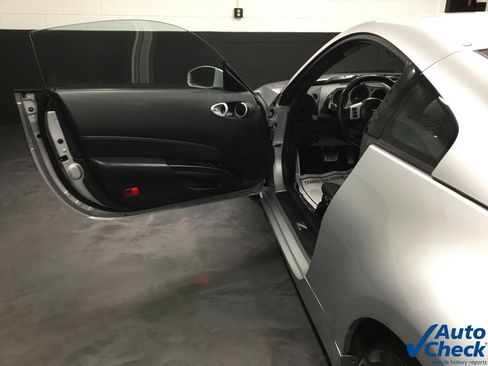 Used 2008 Nissan 350Z Enthusiast RWD image 17