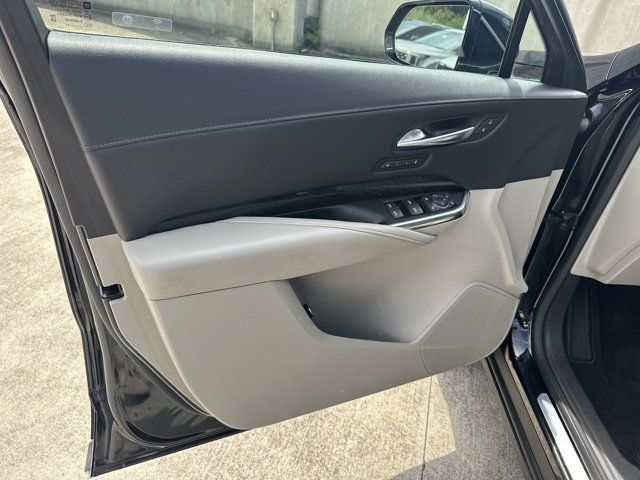 Used 2022 Cadillac XT4 Premium Luxury w/ Safety Alert Package AWD/4WD image 11