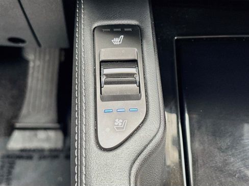 Used 2025 Kia Telluride EX w/ EX Captain's Chair Package FWD image 21