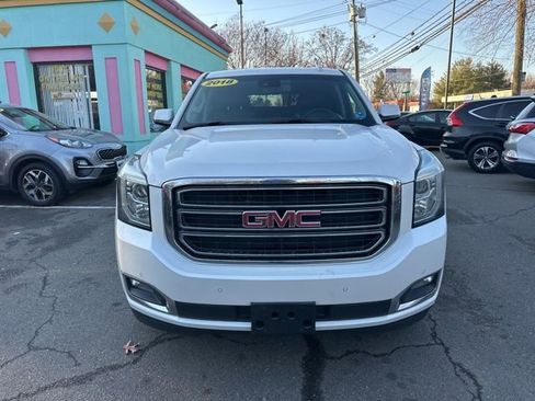Used 2018 GMC Yukon SLT image 2
