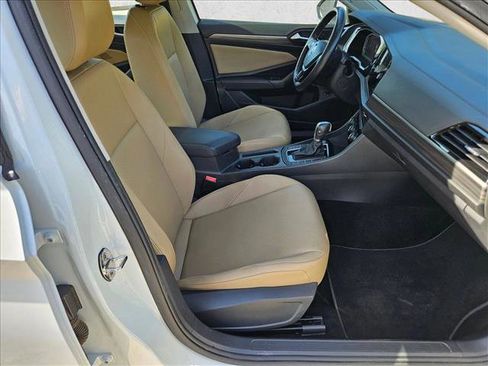 Used 2019 Volkswagen Jetta SEL w/ Cold Weather Package image 21