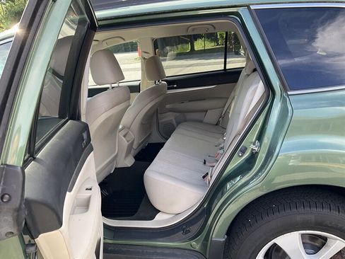 Used 2013 Subaru Outback 2.5i Premium AWD/4WD image 13