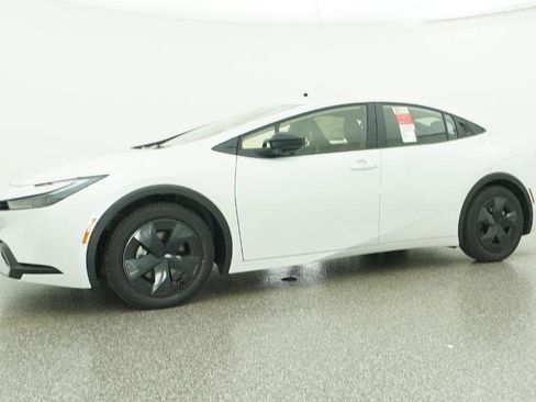 New 2026 Toyota Prius SE image 18