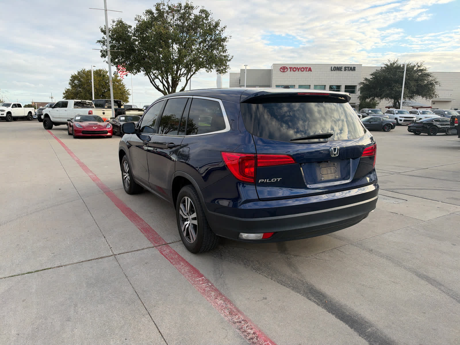 Used 2017 Honda Pilot EX-L image 2
