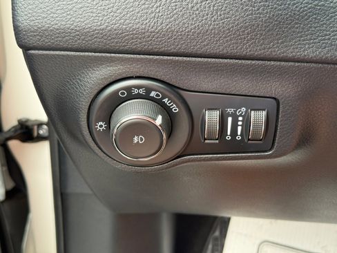 Used 2021 Jeep Compass Latitude w/ Sun and Sound Group AWD/4WD image 34