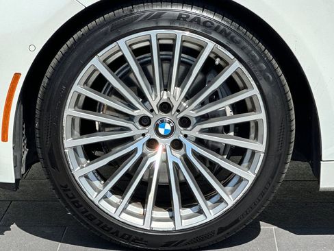 Used 2022 BMW 740i w/ Premium Package RWD image 32