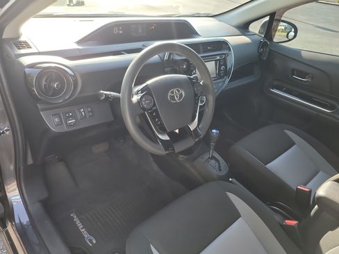 Used 2018 Toyota Prius C Two FWD image 18