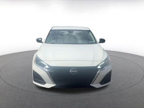 Used 2025 Nissan Altima 2.5 SV image 4