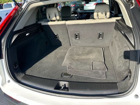 Used 2020 Cadillac XT4 Luxury w/ Cold Weather Package image 18