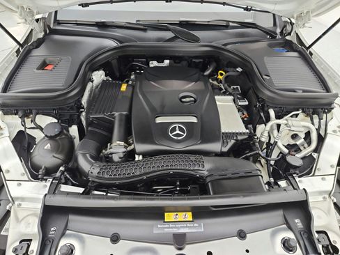 Used 2019 Mercedes-Benz GLC 300 4MATIC image 16