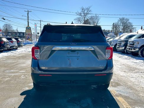 Used 2022 Ford Explorer XLT w/ Class IV Trailer Tow Package image 4