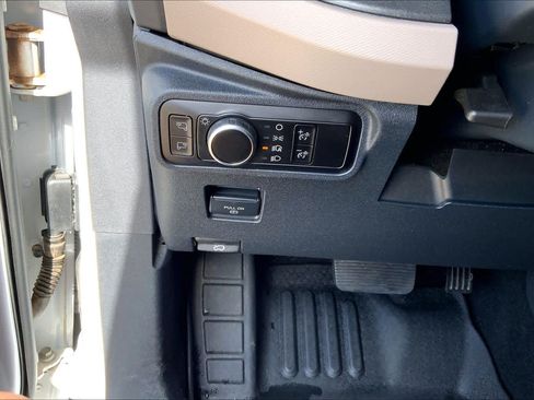 Used 2024 Ford Bronco Wildtrak AWD/4WD image 32