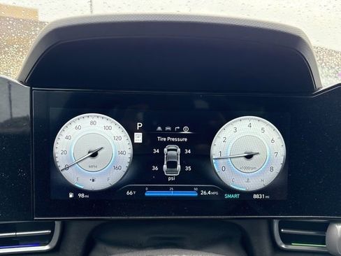 Used 2024 Hyundai Elantra SEL image 13