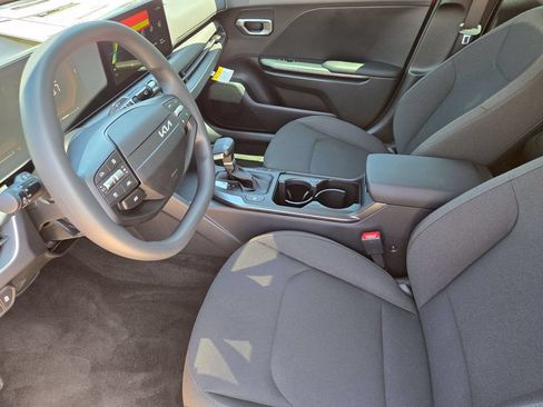 New 2026 Kia K4 FWD image 10