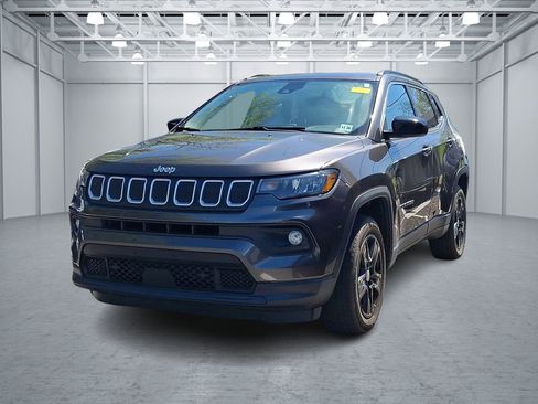 Used 2022 Jeep Compass Latitude AWD/4WD image 1