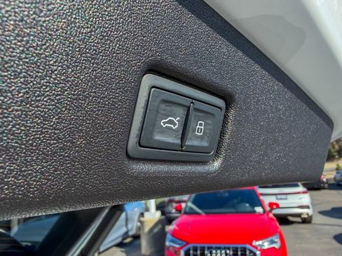 New 2025 Audi Q5 Premium image 26