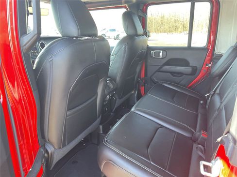 Used 2022 Jeep Wrangler Unlimited Sahara AWD/4WD image 20