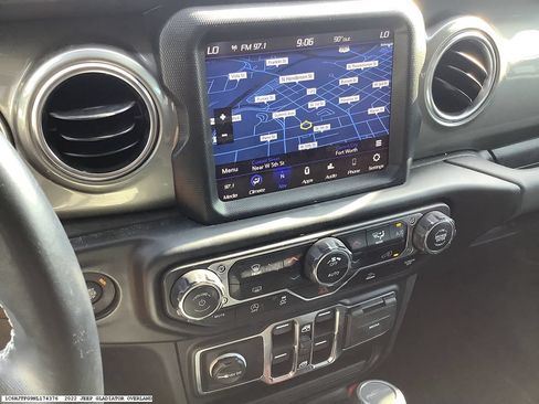 Used 2022 Jeep Gladiator Overland w/ LED Lighting Group AWD/4WD image 12