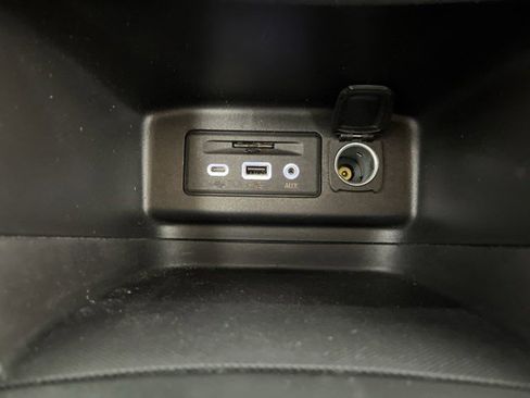 Used 2022 Chevrolet Equinox LT AWD/4WD image 24