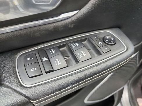 Used 2020 RAM 1500 Laramie image 36