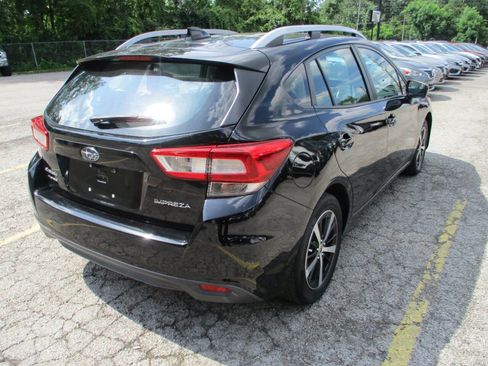 Used 2019 Subaru Impreza 2.0i Premium image 3