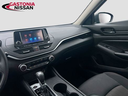 Used 2024 Nissan Altima 2.5 S image 29