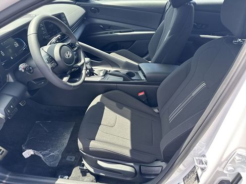 New 2025 Hyundai Elantra Sport image 9