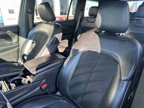 Used 2023 Jeep Grand Cherokee L Laredo image 18