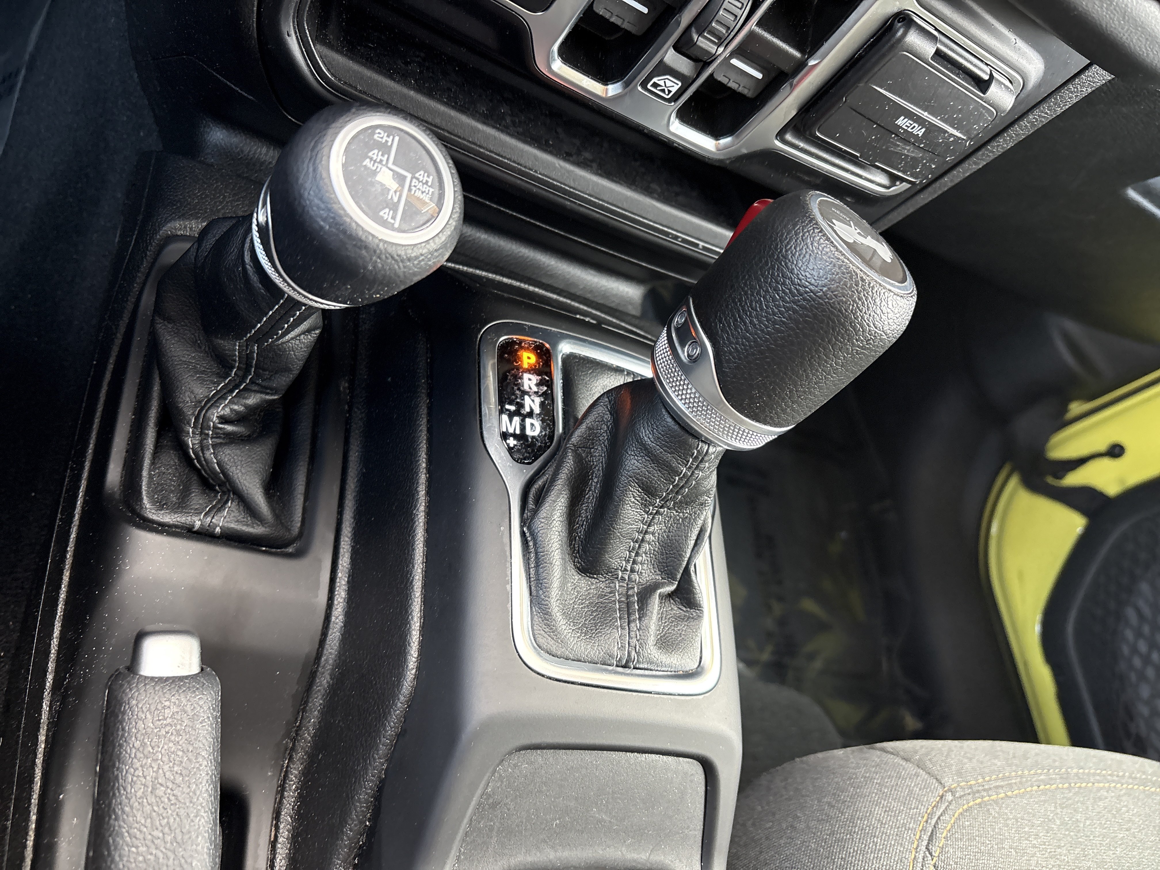Used 2024 Jeep Wrangler Unlimited Sahara AWD/4WD image 31