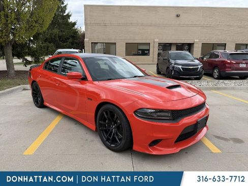 Used 2018 Dodge Charger R/T RWD image 2