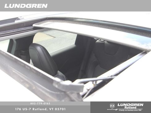 Used 2021 Jeep Cherokee Limited w/ Mopar Interior Package AWD/4WD image 45