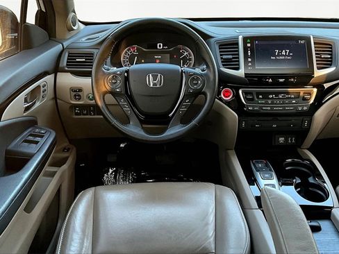 Used 2016 Honda Pilot Touring image 5