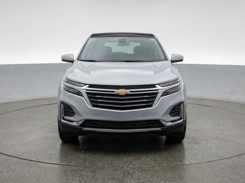 Used 2025 Chevrolet Equinox LT image 2