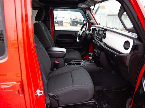 Used 2021 Jeep Wrangler Unlimited Islander image 24