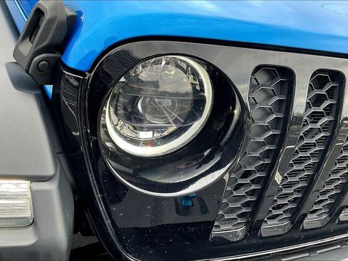 Used 2023 Jeep Wrangler Unlimited w/ Cold Weather Group image 31