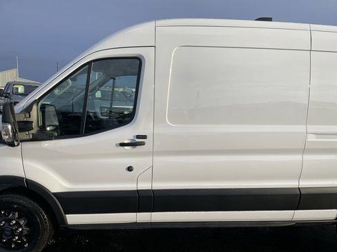 New 2026 Ford Transit 350 148 Medium Roof AWD image 29