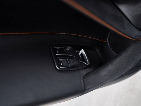 Used 2024 McLaren 750S image 34