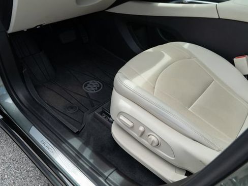 Used 2024 Buick Enclave Essence w/ Experience Buick Package FWD image 29
